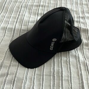 Men’s black lululemon SW20 hat
